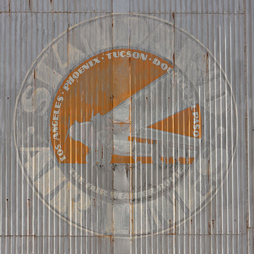 standard airlines sign